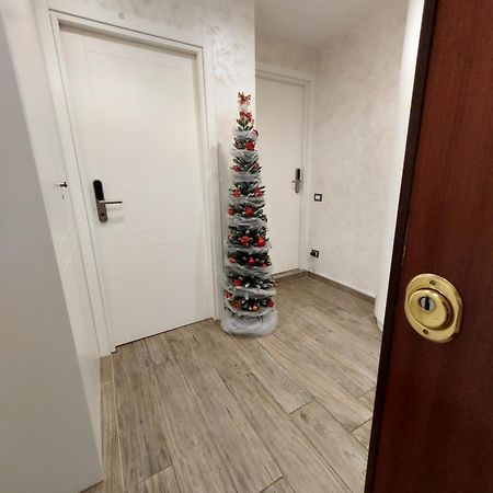 Domus Cinecitta Bed & Breakfast Rome Bagian luar foto