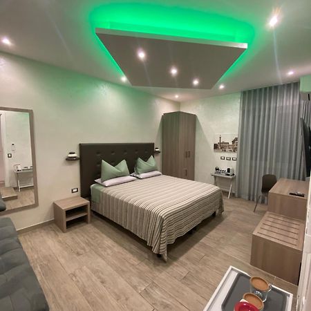 Domus Cinecitta Bed & Breakfast Rome Bagian luar foto