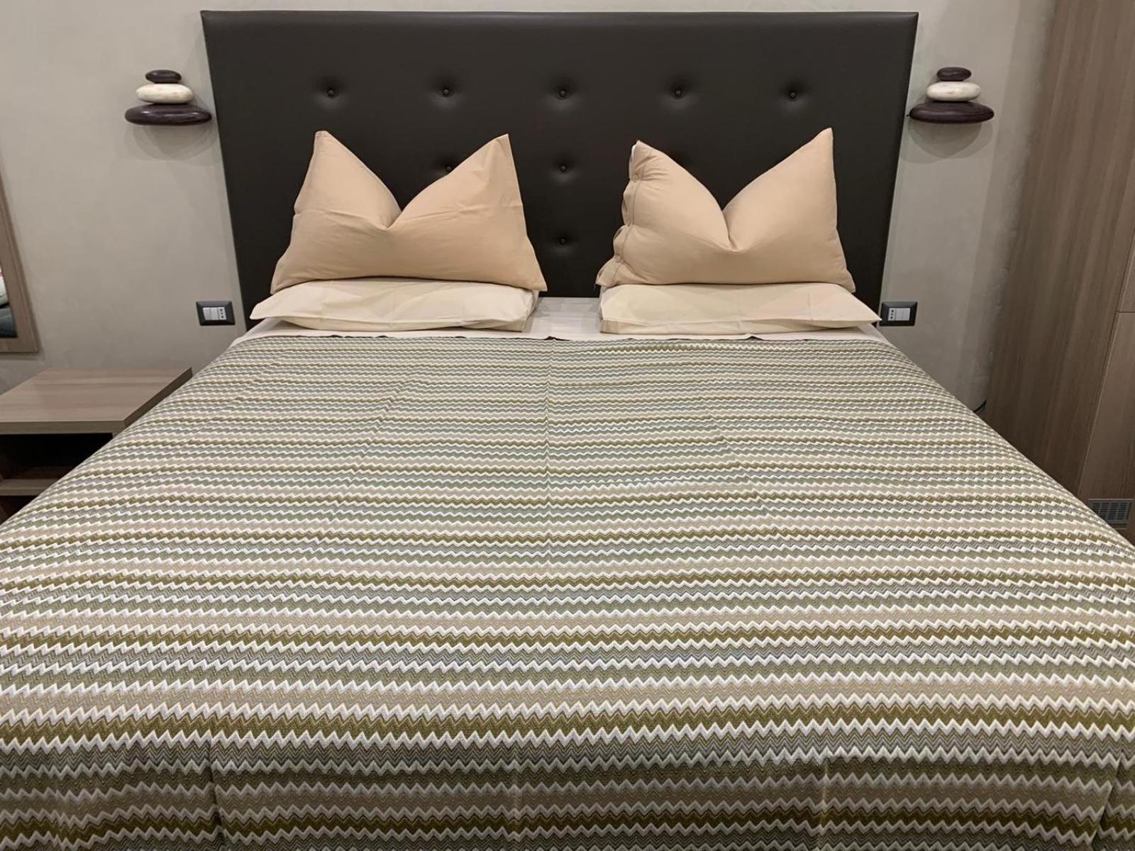 Domus Cinecitta Bed & Breakfast Rome Bagian luar foto