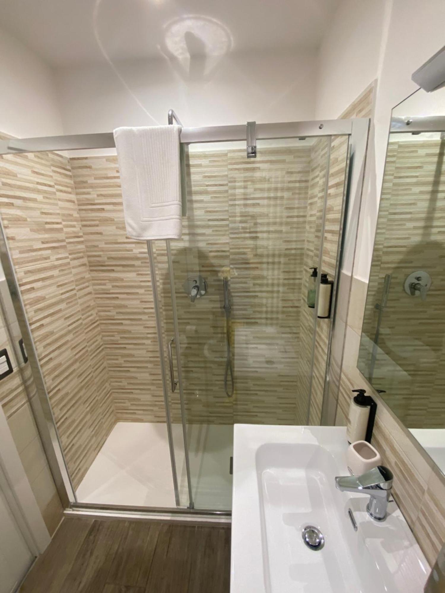 Domus Cinecitta Bed & Breakfast Rome Bagian luar foto