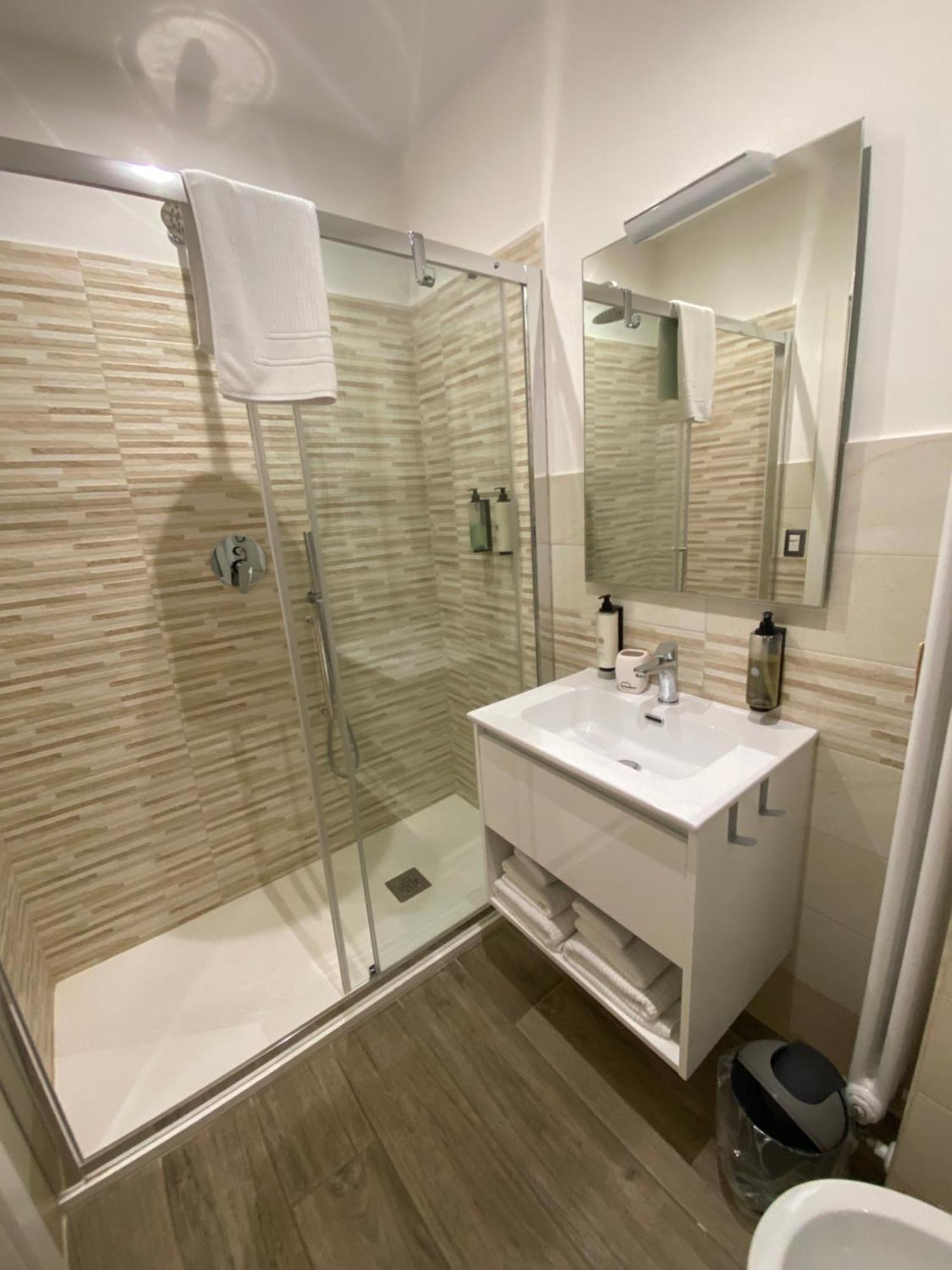 Domus Cinecitta Bed & Breakfast Rome Bagian luar foto